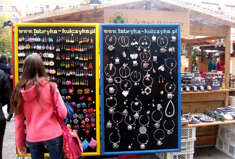 [Obrazek: kiermasz-bizuterii2.jpg]